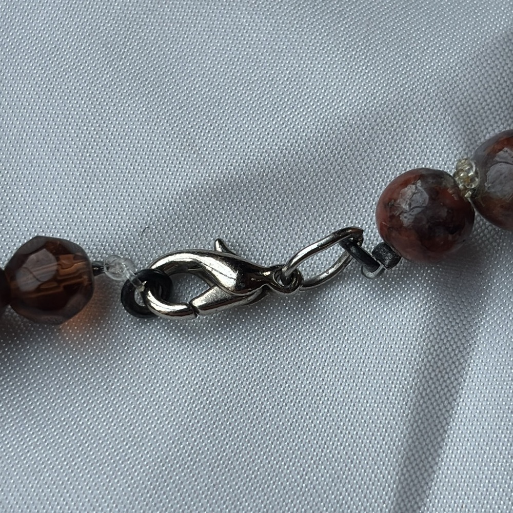Brown gemstone and glass bead necklace. - Picture 3 of 5
